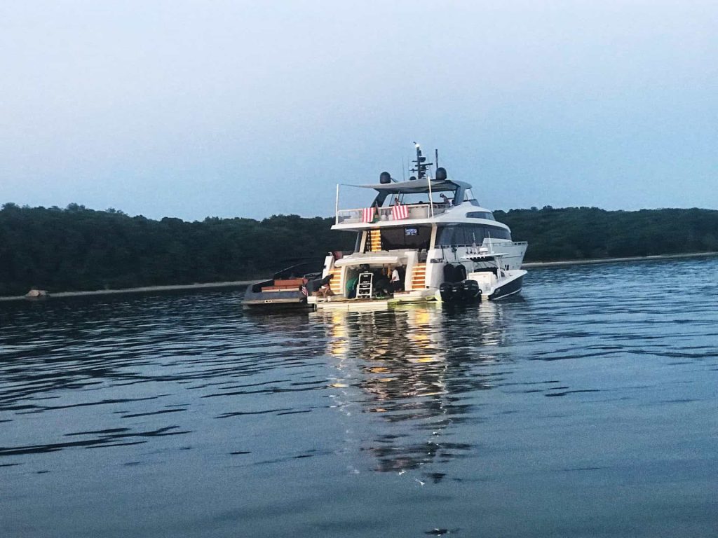 Learn The Best Practices To Successfully Land a Job on a Yacht